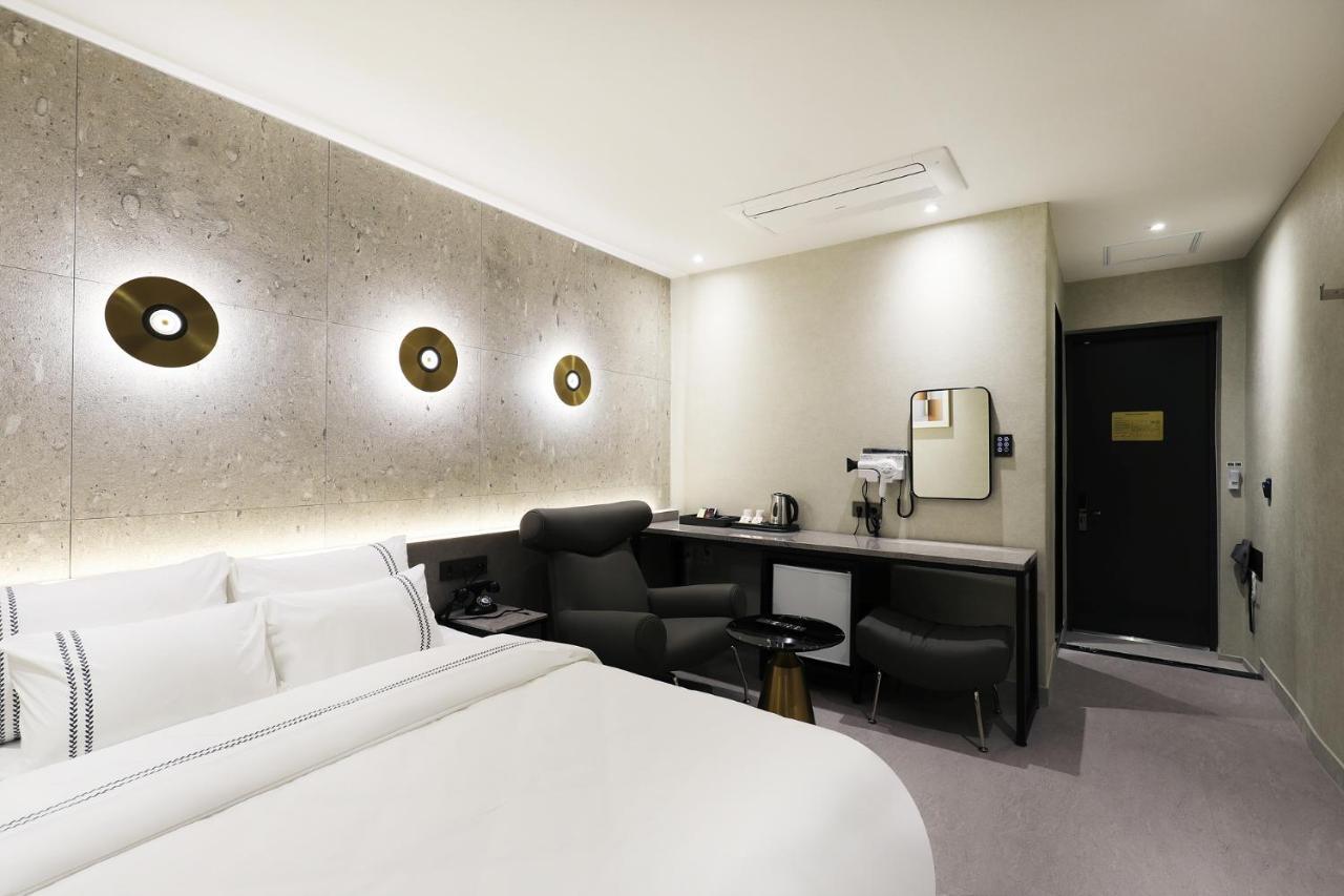 Mari Hotel Чхунджу Экстерьер фото