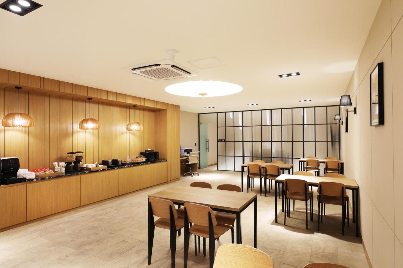 Mari Hotel Чхунджу Экстерьер фото